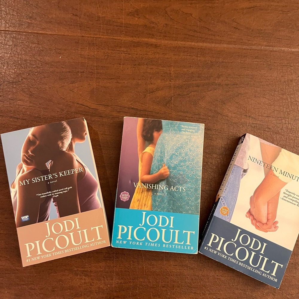 Jodi Picoult bundle of three books.